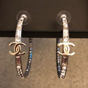 CHANEL 2020 Ruthenium Hoop Earrings NWB